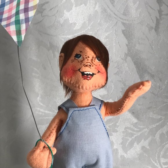 Kid with a Kite - Picture 4 of 5